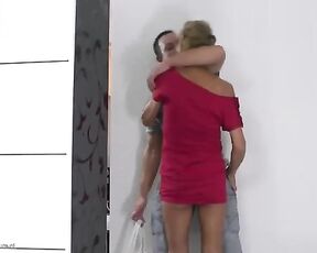 Бабушка обожает кунилингус порно